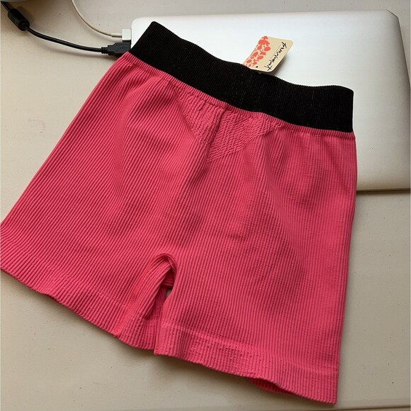 Free People Movement Prajna Shorts Size M/L Electric Peony Pink Athletic - Picture 4 of 5